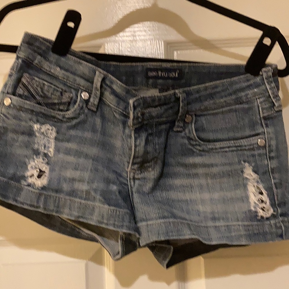 Cropped frayed jean shirt